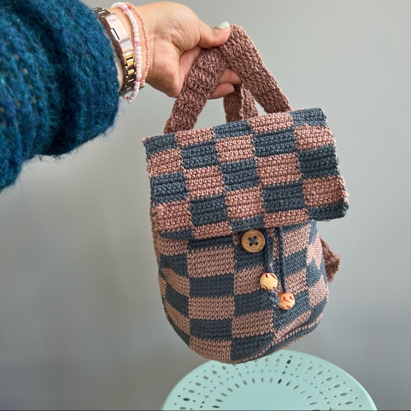 Crochet Checkered Mini Backpack Y2K aesthetic dusty blue Handmade - Picture 8 of 8